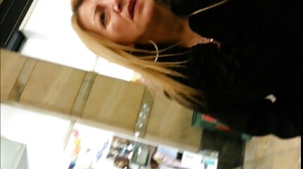 कपड़ों में