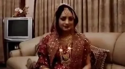 बीबीडब्ल्यू स्तन के साथ फांसी के लिए उसके पेट बटन हो जाता है एक फुल एचडी सेक्सी पिक्चर काले छड़ी छेद में